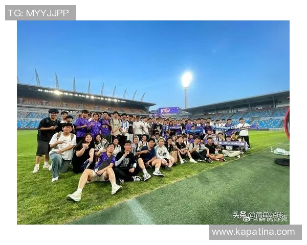 以足球球星键盘为核心探索球迷与科技互动的新奇应用场景 以足球球星键盘为核心探索球迷与科技互动的新奇应用场景